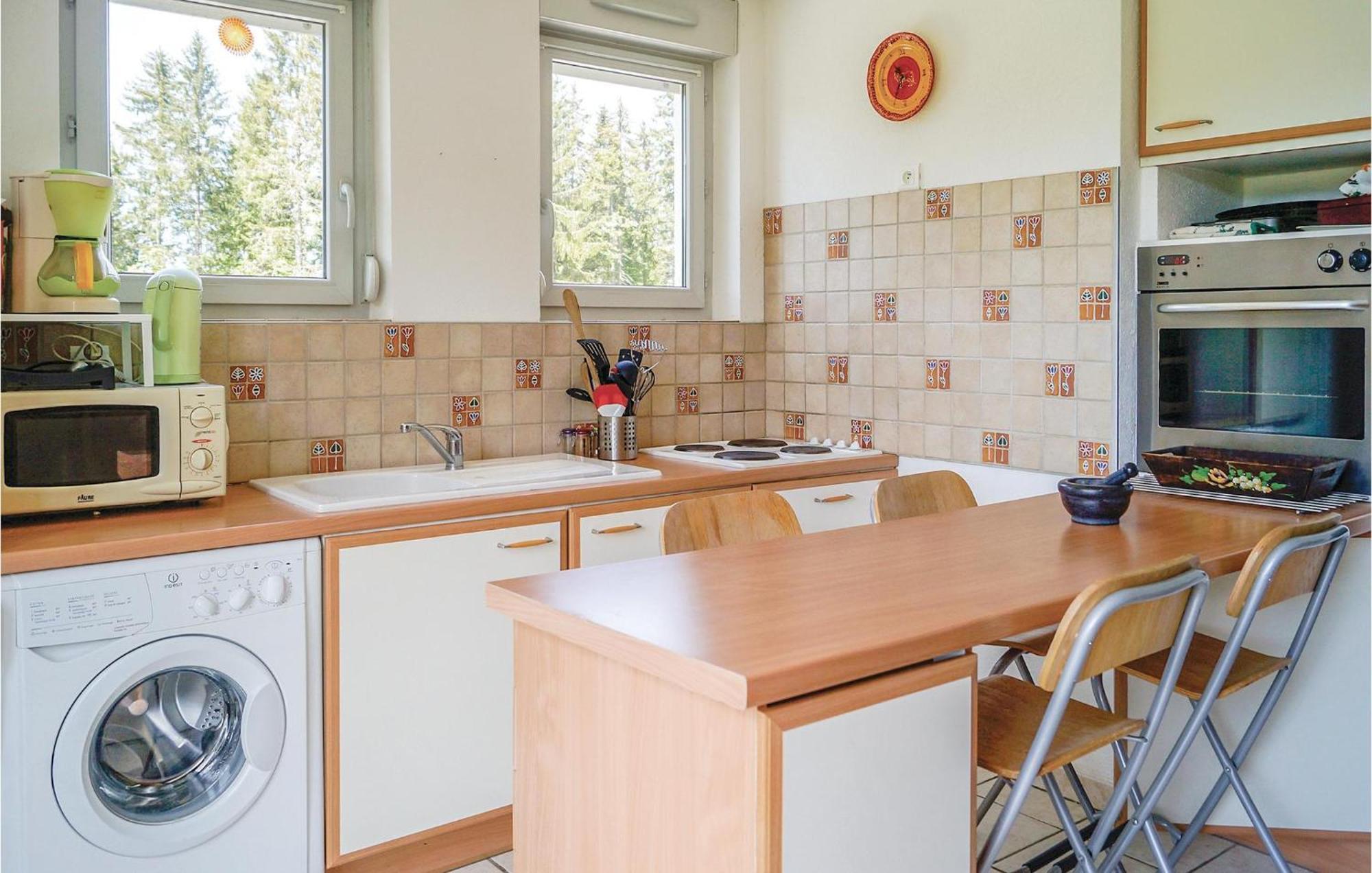 Cozy Apartment In Premanon With Kitchenette 外观 照片