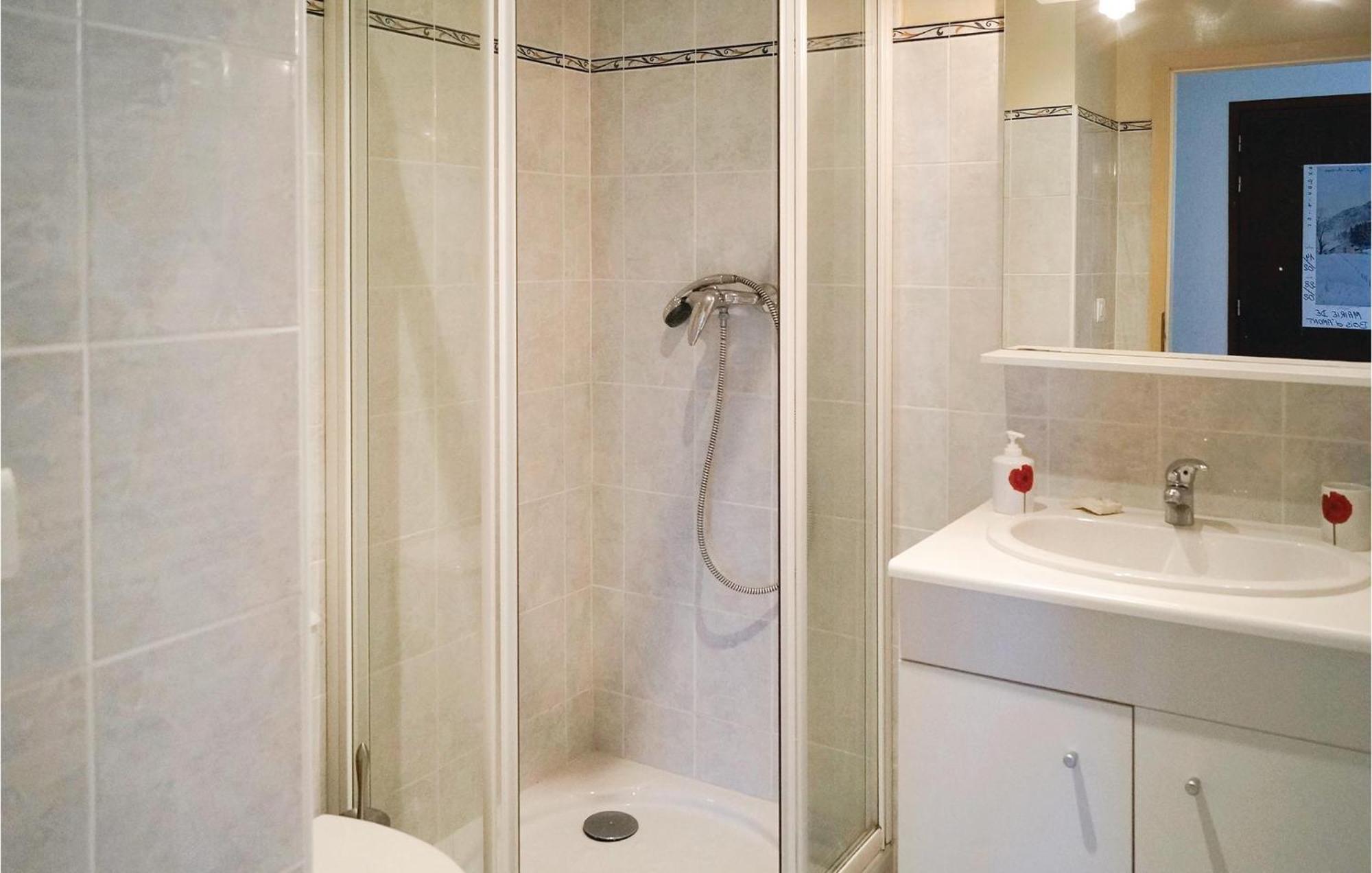 Cozy Apartment In Premanon With Kitchenette 外观 照片